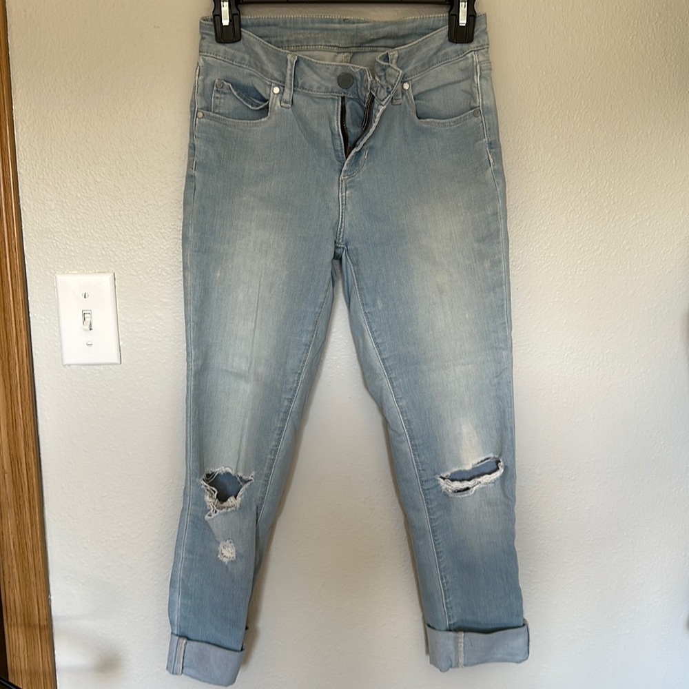 Women’s denim Articles of Society skinny Jeans. Size 26